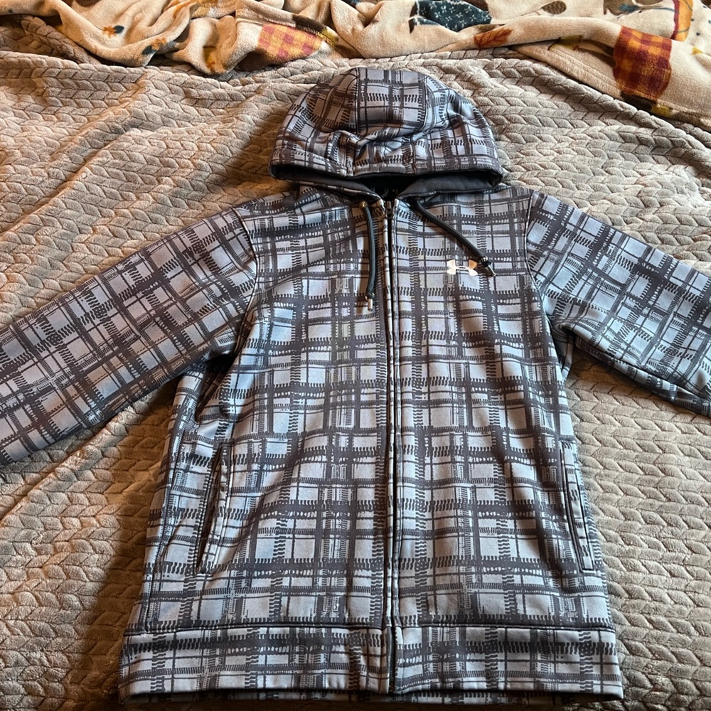 Under armor hoodie size men’s small